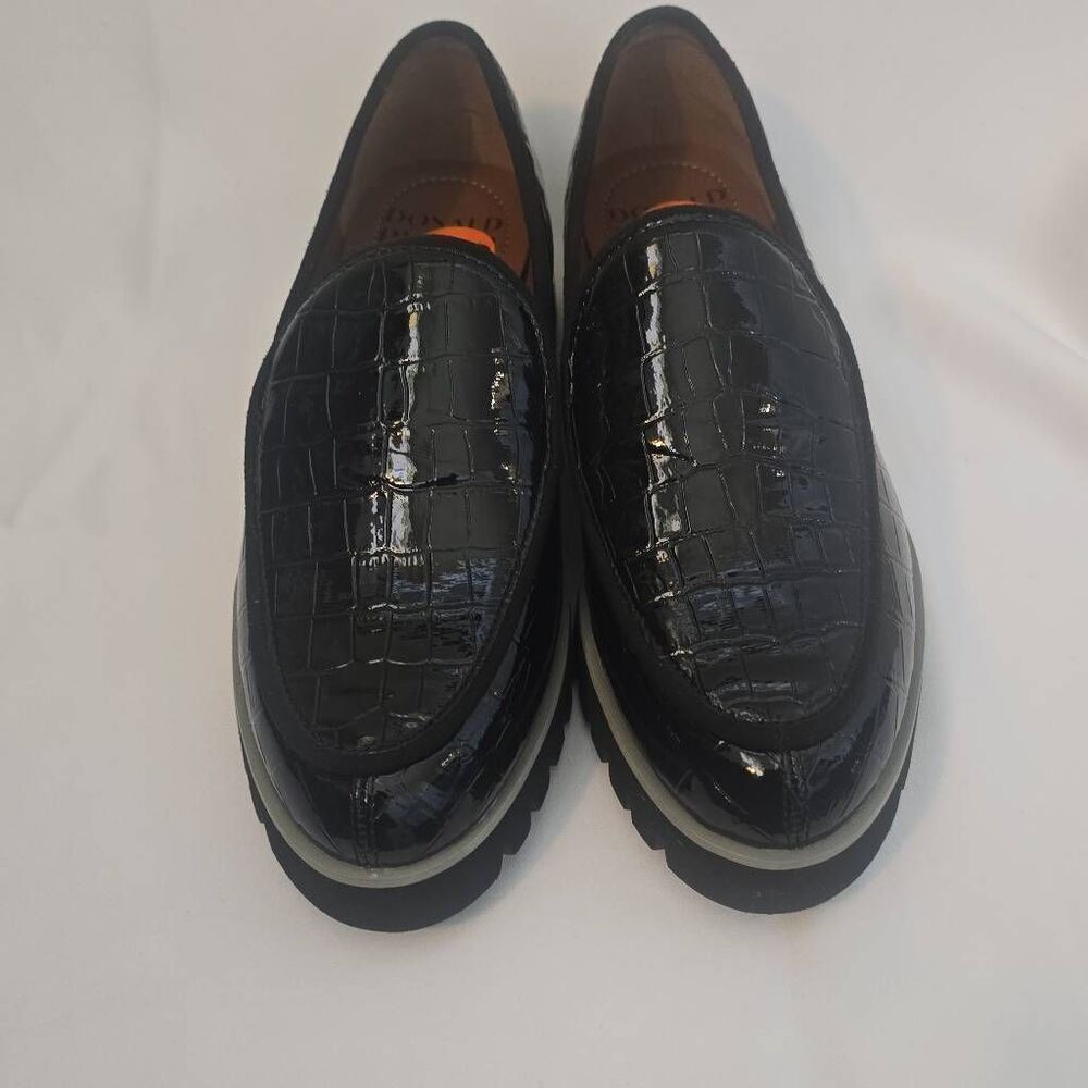 Donald Pliner Womens Blk Patent Croc Embossed Loafers, Comfort, Style, NEW, 5.5